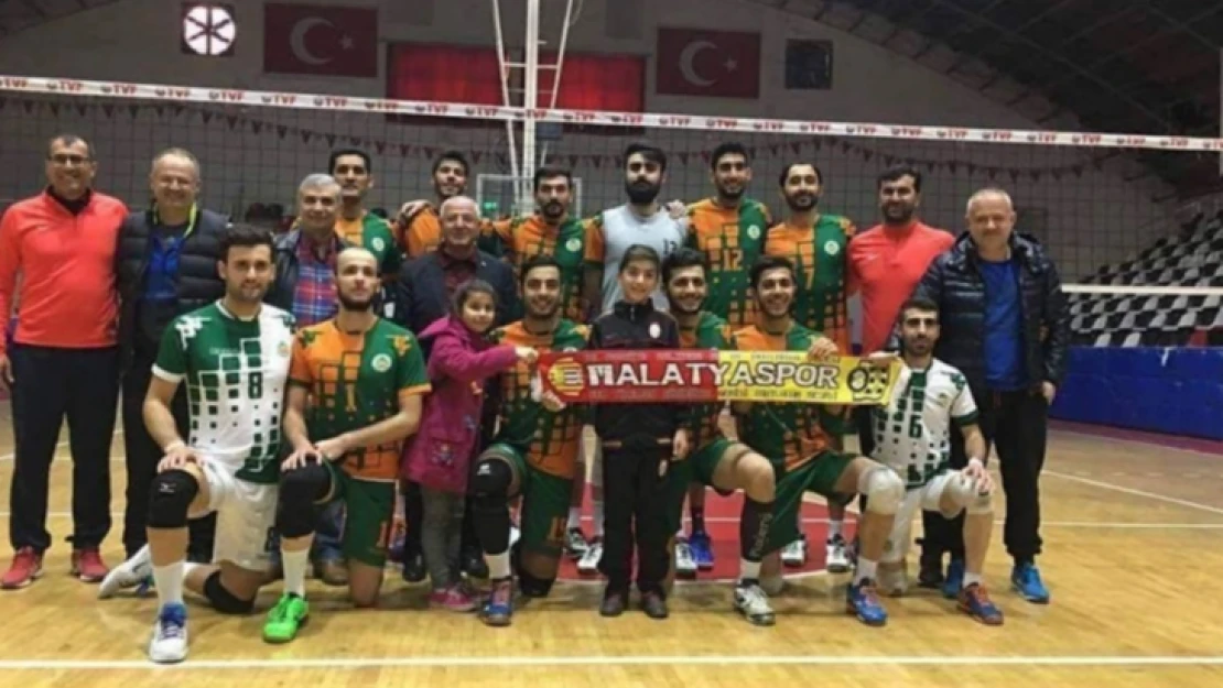 Malatya BB Voleybol takımı, evinde üçüncü galibiyetini aldı