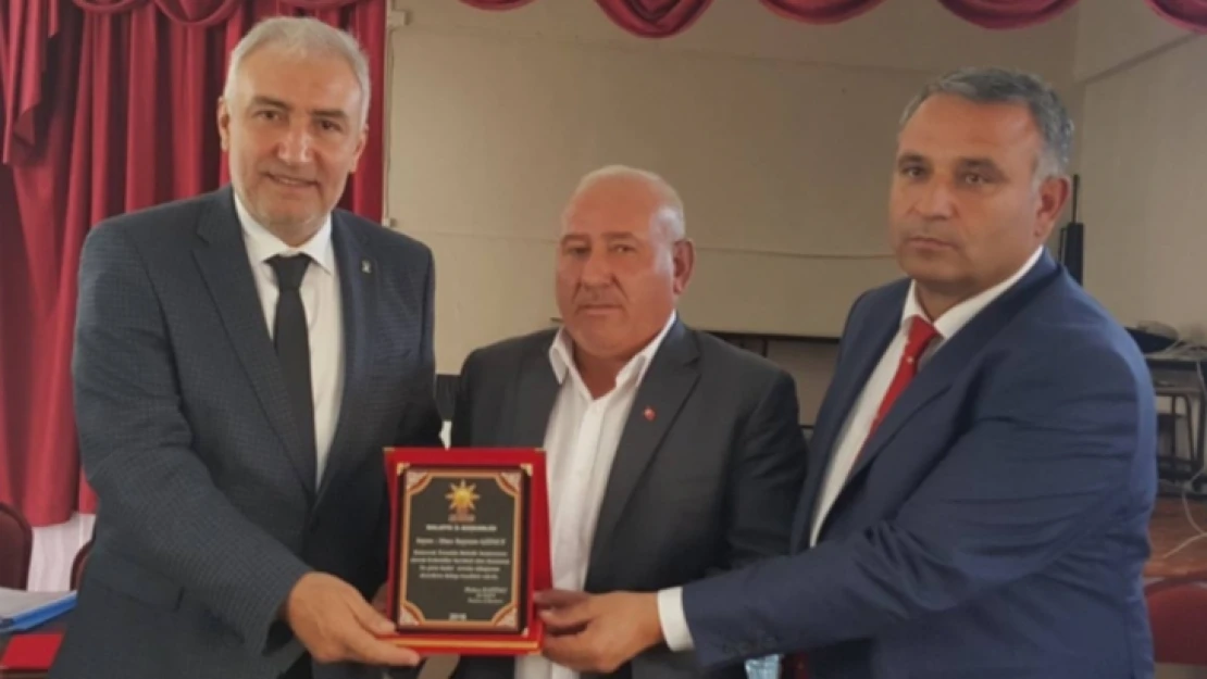15 Temmuz şehitlerimizin kanını yerde bırakmayacağız