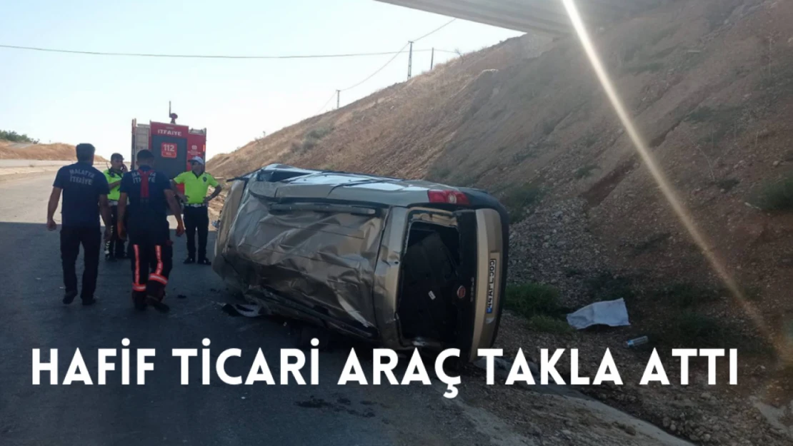 Hafif ticari araç takla attı