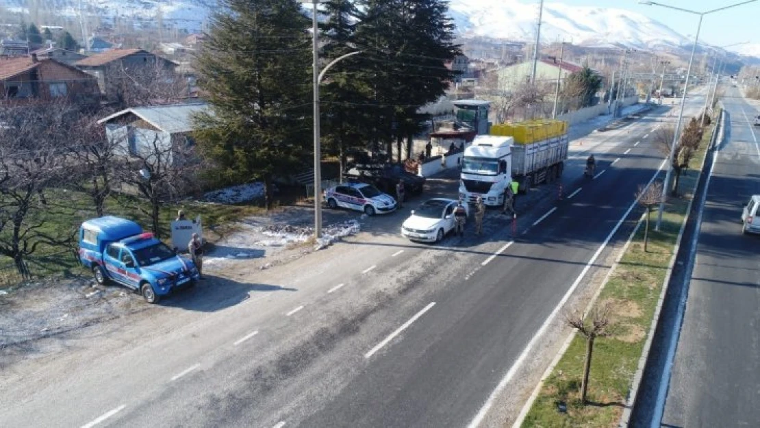 Huzur ve güven uygulamasında jandarmaya yakalandılar