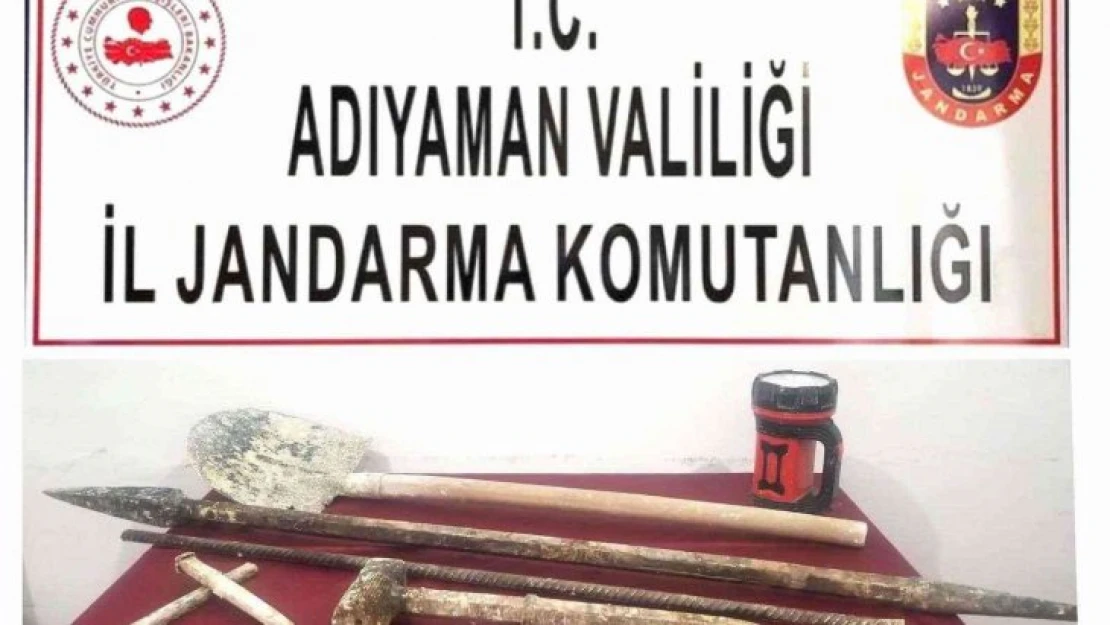 Kaçak kazı yapan şahıslara jandarmadan suçüstü