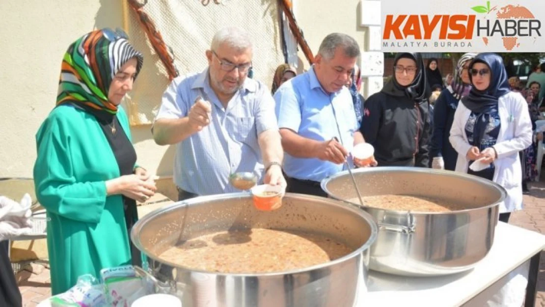 Kadın ve gençlik merkezinde aşure etkinliği