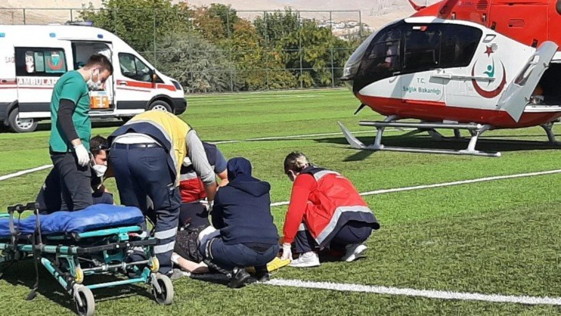 Yaşlı adamın imdadına ambulans helikopter yetişti