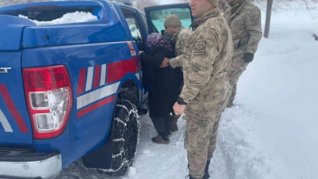 Karbonmonoksit gazından zehirlenen aileyi jandarma kurtardı