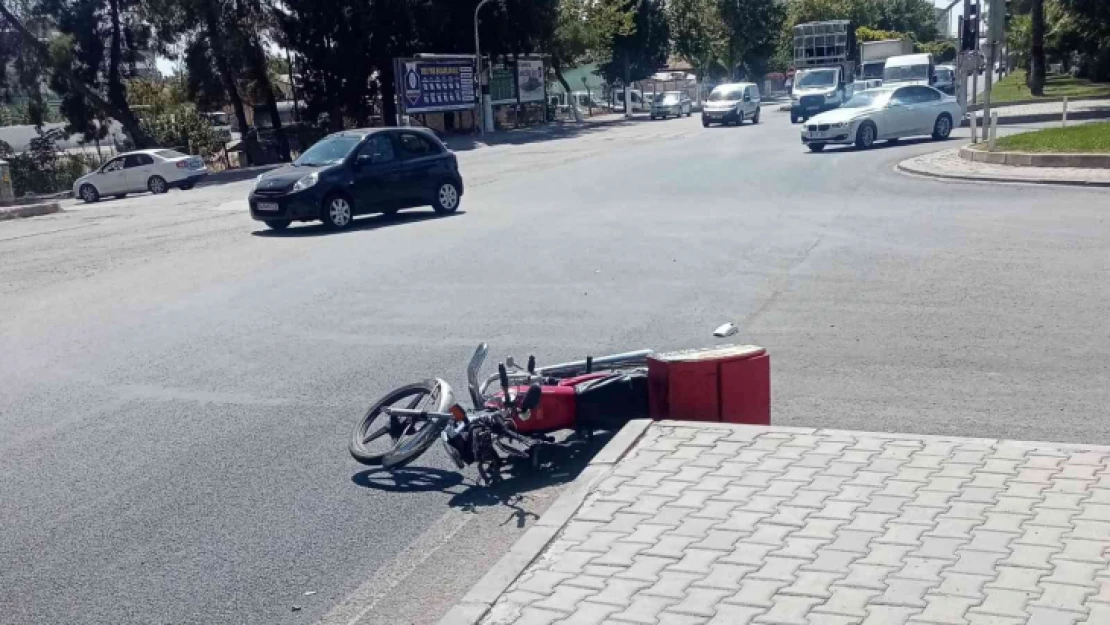 Kontrolden çıkan motosiklet devrildi: 1 yaralı