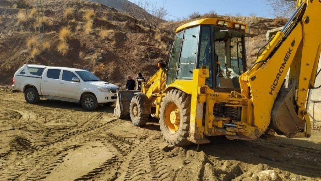 Kuluncak'ta yol çalışmaları sürüyor