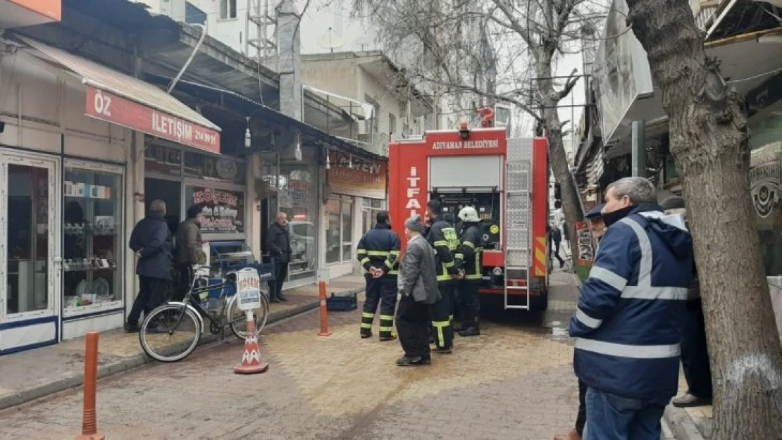 Lokanta yangını korkuttu