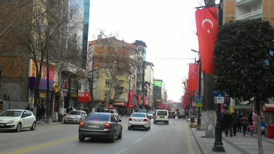 Malatya caddeleri Türk bayraklarıyla donatıldı