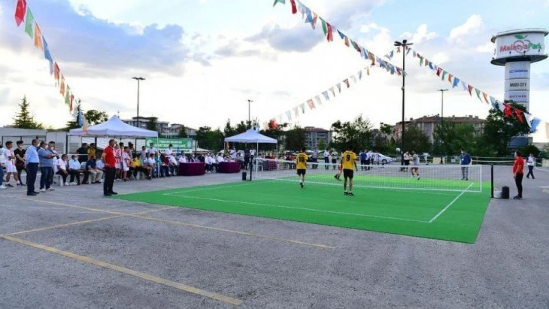 Malatya'da ayak tenisi heyecanı