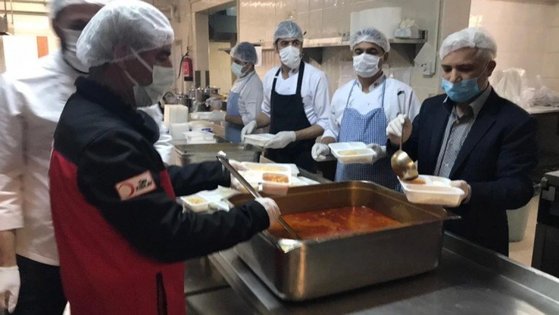 Malatya'da her gün 3 bin kişiye sıcak iftarlık