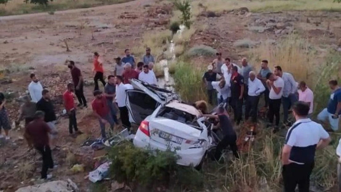 Malatya'da iki araç kafa kafaya çarpıştı