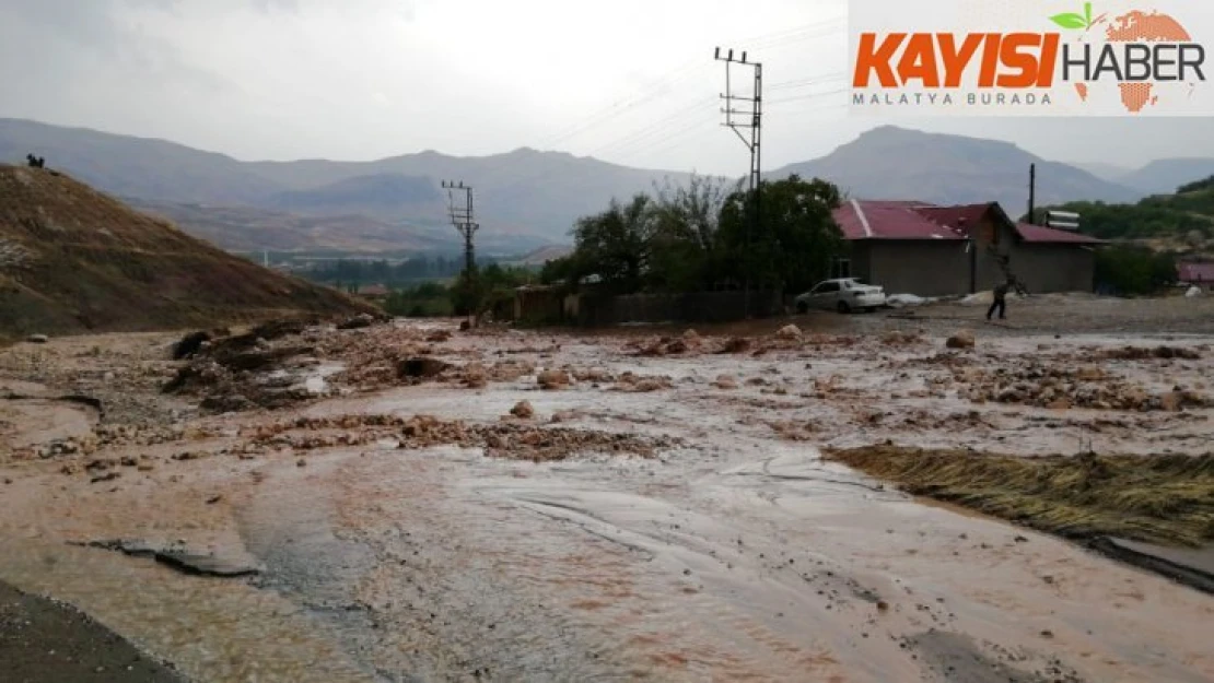 Malatya'da sağanak yağış sele neden oldu