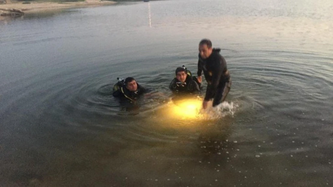 Malatya'da serinlemek için gölete giren genç boğuldu