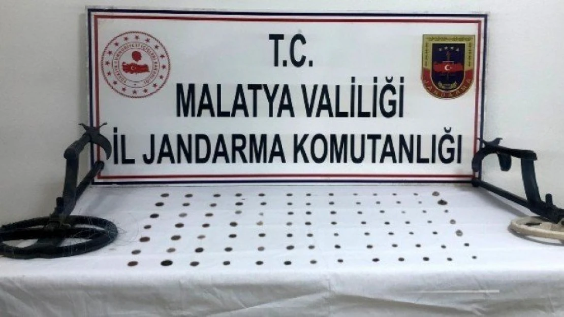 Malatya'da tarihi gümüş ve bronz sikkeler ele geçirildi