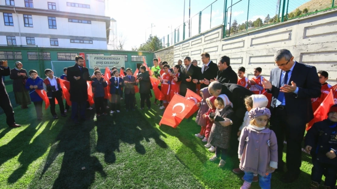 Hulusi Efendi Kur'an Kursu'na halı saha