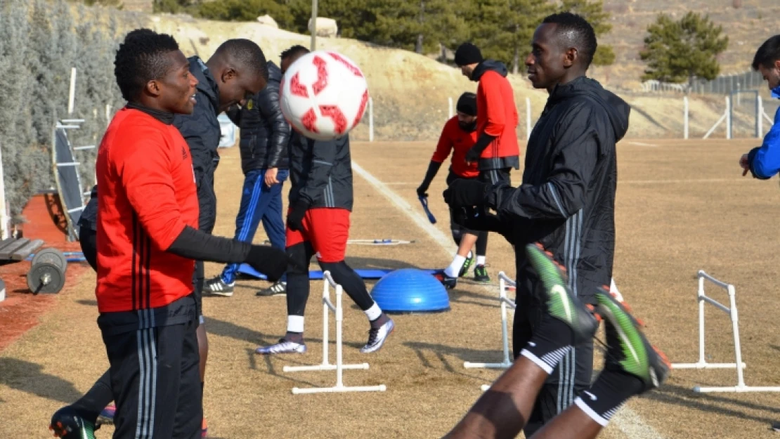 Evkur Yeni Malatyaspor, kadro kurmakta zorlanıyor