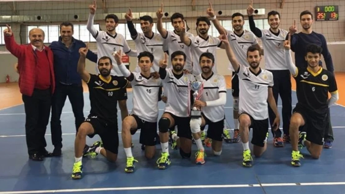 İnönü Üniversitesi voleybol takımı 1.lige yükseldi