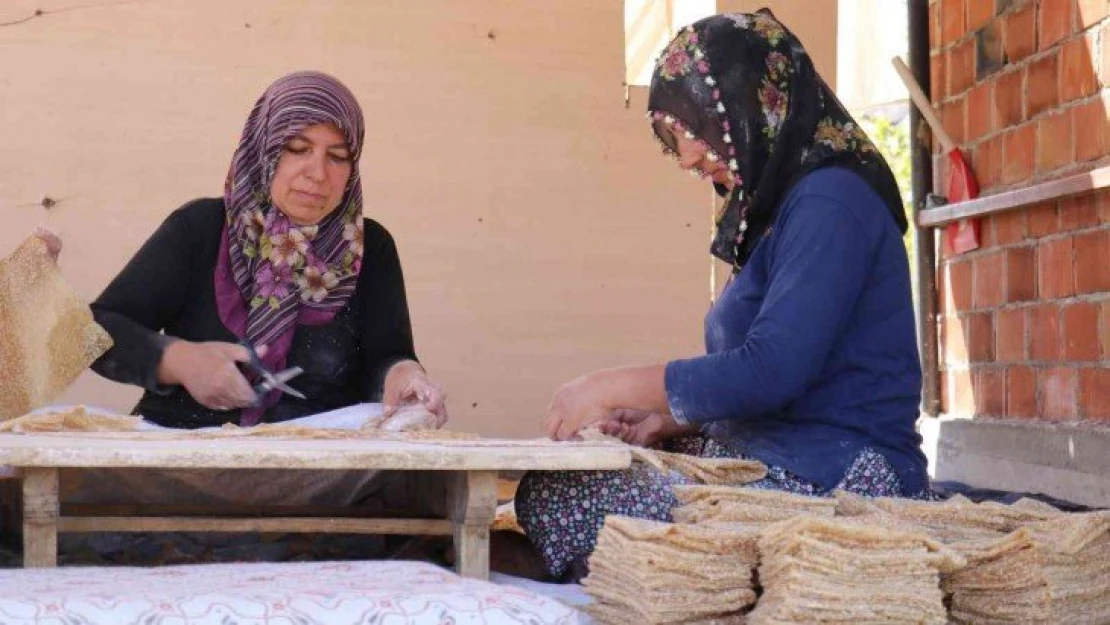 Malatya'nın tescilli dut pestili, ev hanımlarının geçim kaynağı oldu