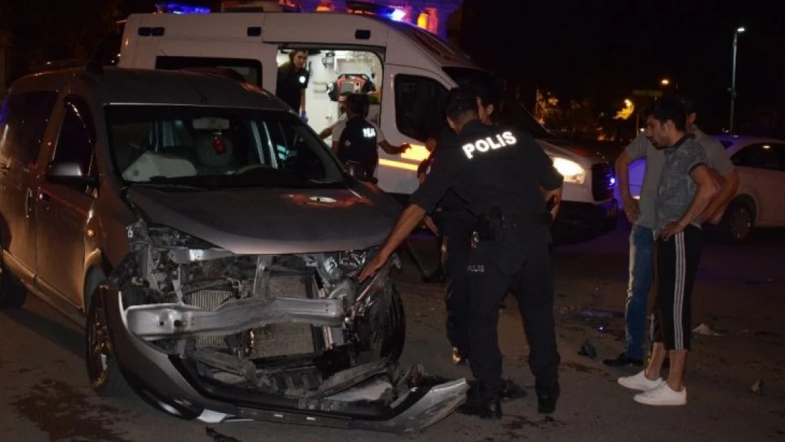 Akçadağ'da trafik kazası, yaralılar var