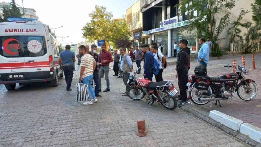 Otomobil ile motosiklet çarpıştı: 1 yaralı