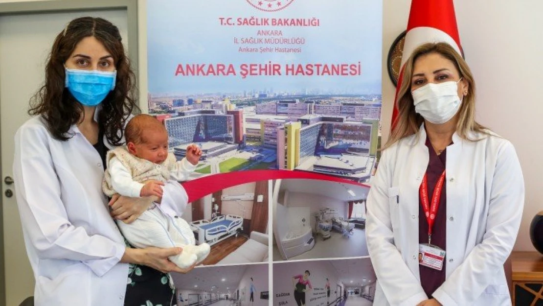 Türkiye'de bir ilk: Annesi hamileyken aşılanan bebek antikorlu doğdu