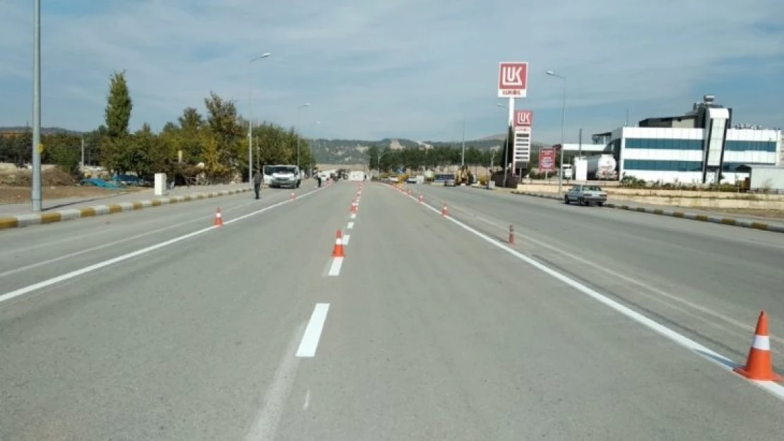 Petrol Caddesinde yol çizgi çalışması yapıldı