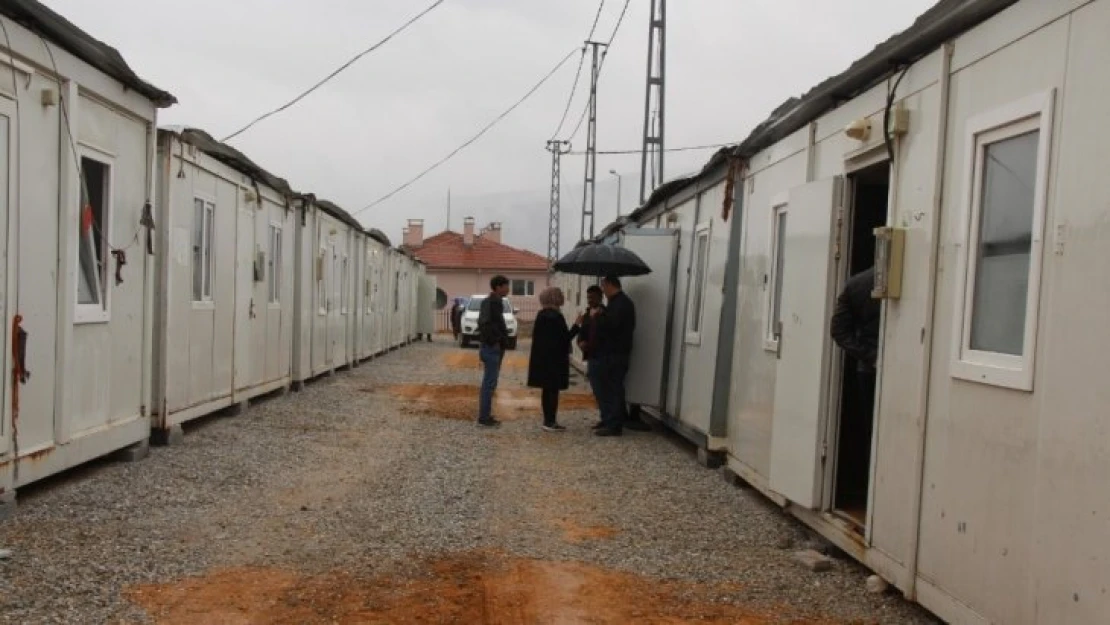 Pütürge'de depremzedeler konteyner kente yerleştirilmeye başlandı