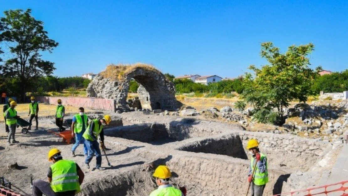 Şahabiyye-i Kübra Medresesinde kazı çalışmalarına başlandı