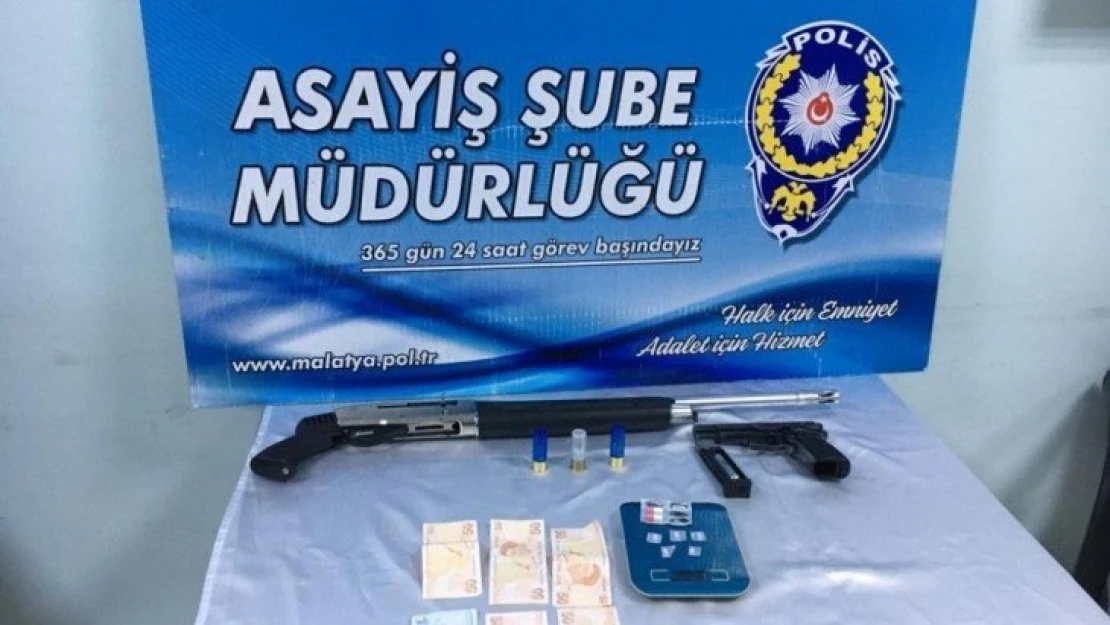 Sokağa çıkma yasağında polisten kaçan 3 kişi yakalandı