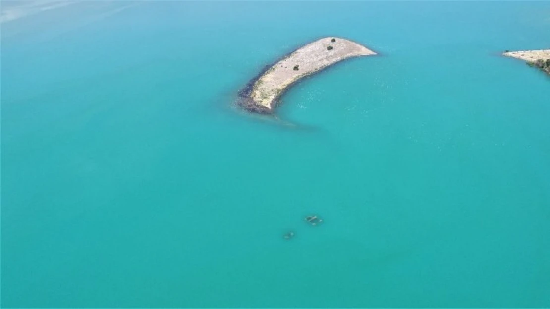 Su seviyesi yükseldi,batık şehrin surları su altında kaldı