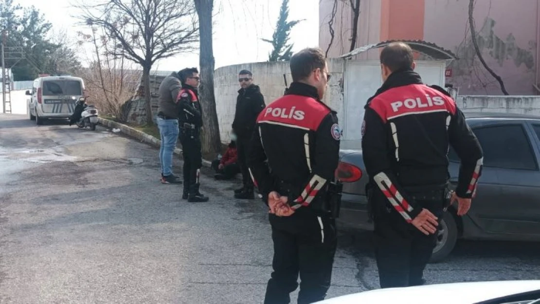 Şüpheli kadın polisi harekete geçirdi