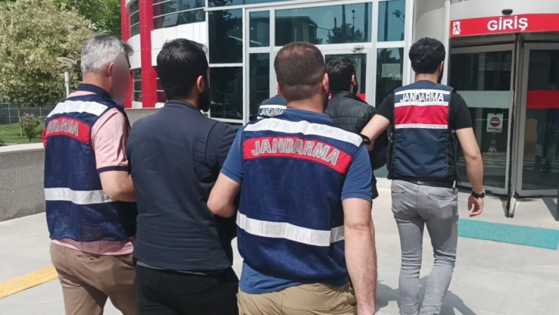 Terör operasyonunda gözaltına alınan şahıslar adliyeye sevk edildi