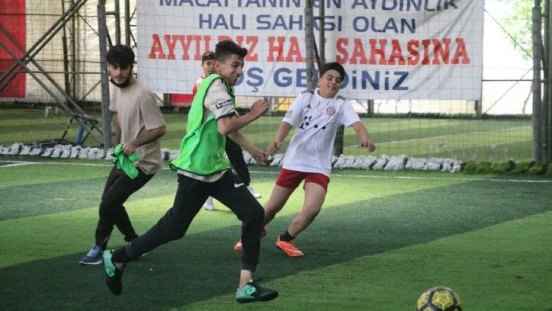 Halı sahalarda yoğunluk başladı