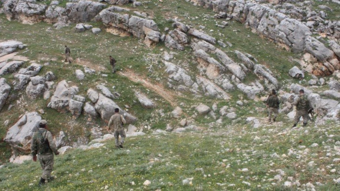 Yaşlı kadın dağ taş her yerde aranıyor