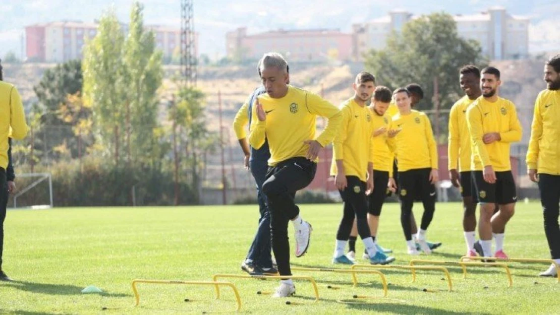 Yeni Malatyaspor'da Cueva dönüyor