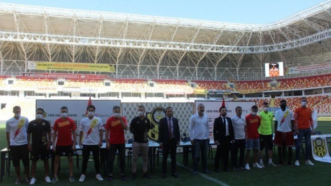 Yeni Malatyaspor'un yeni transferleri tanıtıldı