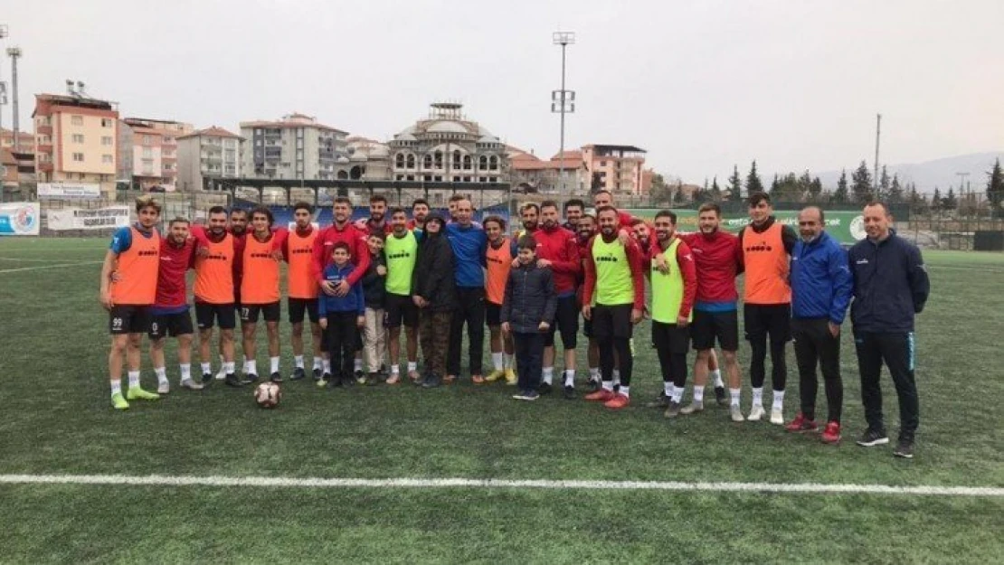 Yeşilyurt Belediyespor kampa giriyor