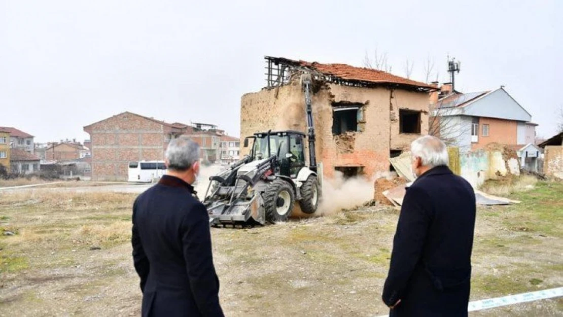 Yeşilyurt'ta Melekbaba Mahallesi'nde dönüşüm yatırımlarına hız verildi