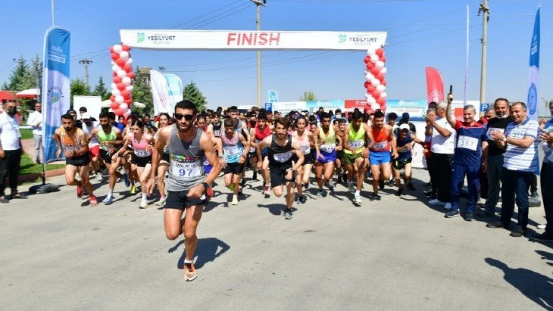 Yeşilyurt'ta zafer koşusu ilgi gördü