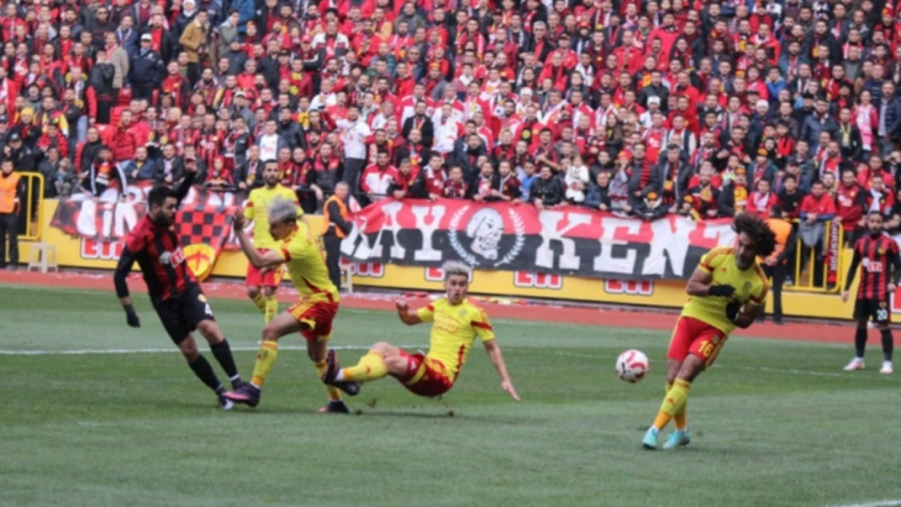 Eskişehirspor - Yeni Malatyaspor maçından kareler