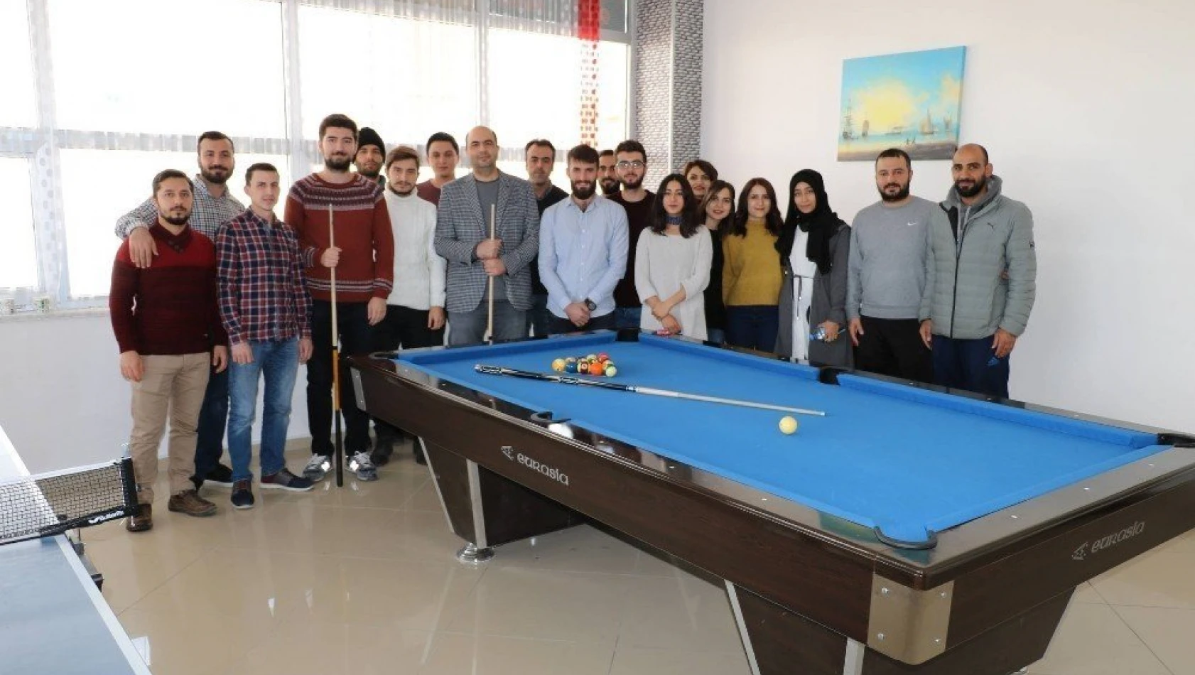 Eczacılık Fakültesi'nde bilardo turnuvası düzenlendi
