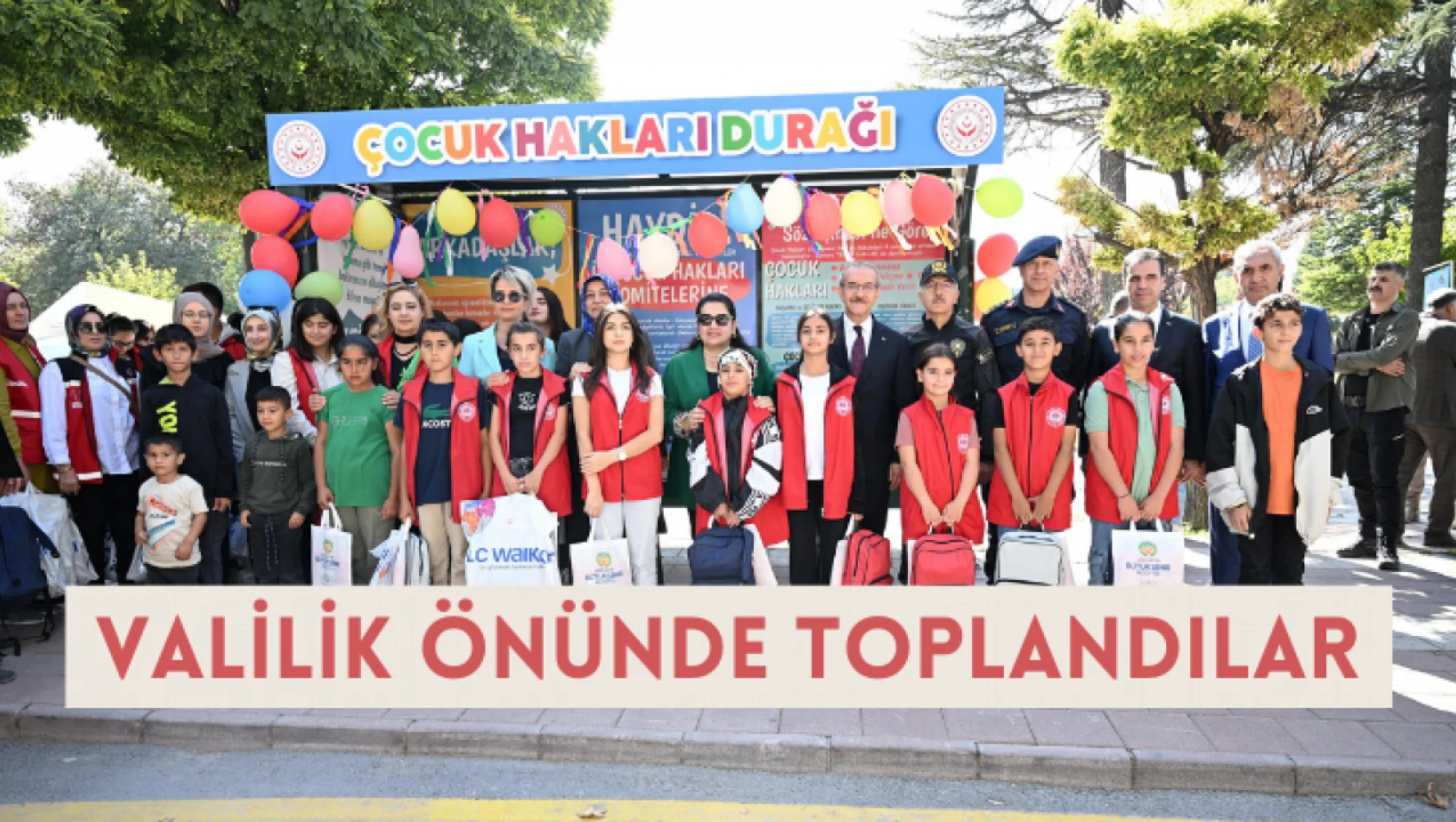 Valilik önünde toplandılar