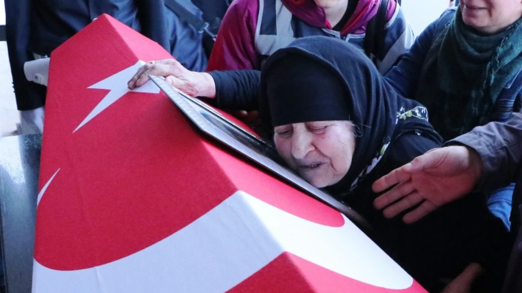 Şehit polisler için cenaze töreni düzenlendi (Fotoğraflar)