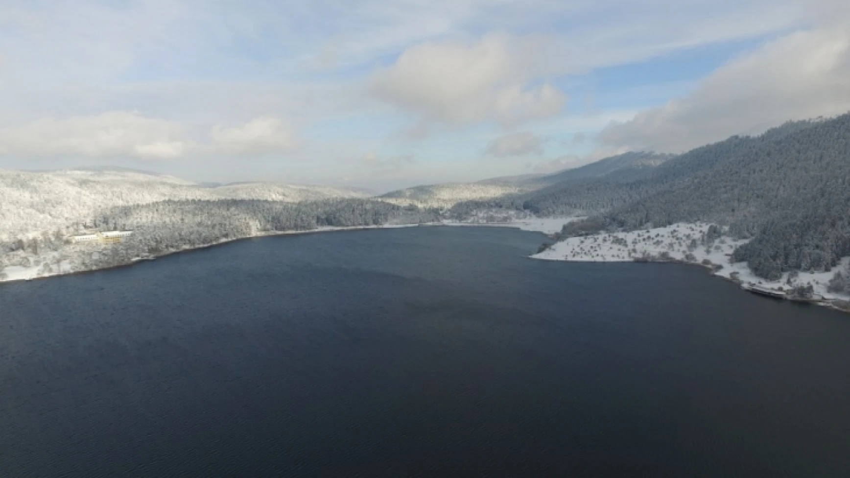 Abant Gölü'nün havadan görüntüsü büyüledi