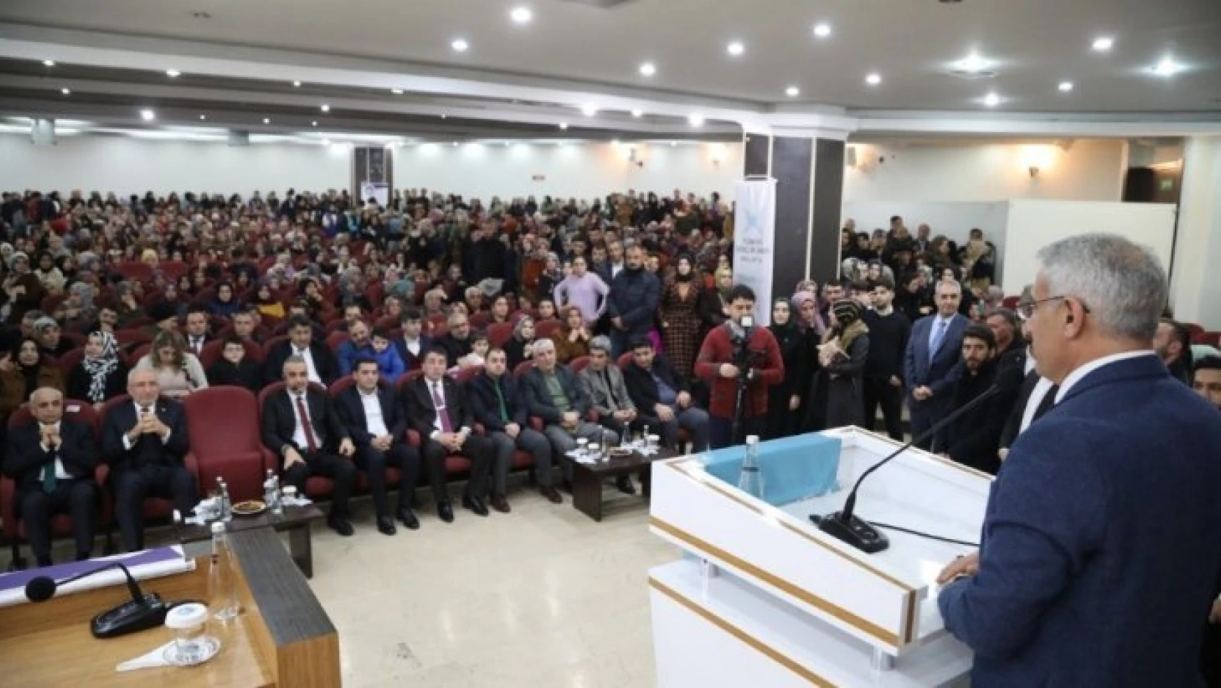 'Hikayelerle Anadolu İrfanı' konferansı ilgi gördü