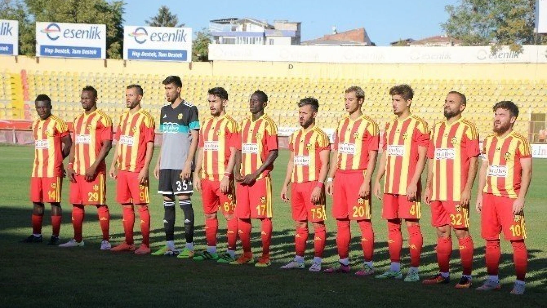 Evkur Yeni Malatyaspor'da 4 oyuncu ile yollar ayrıldı