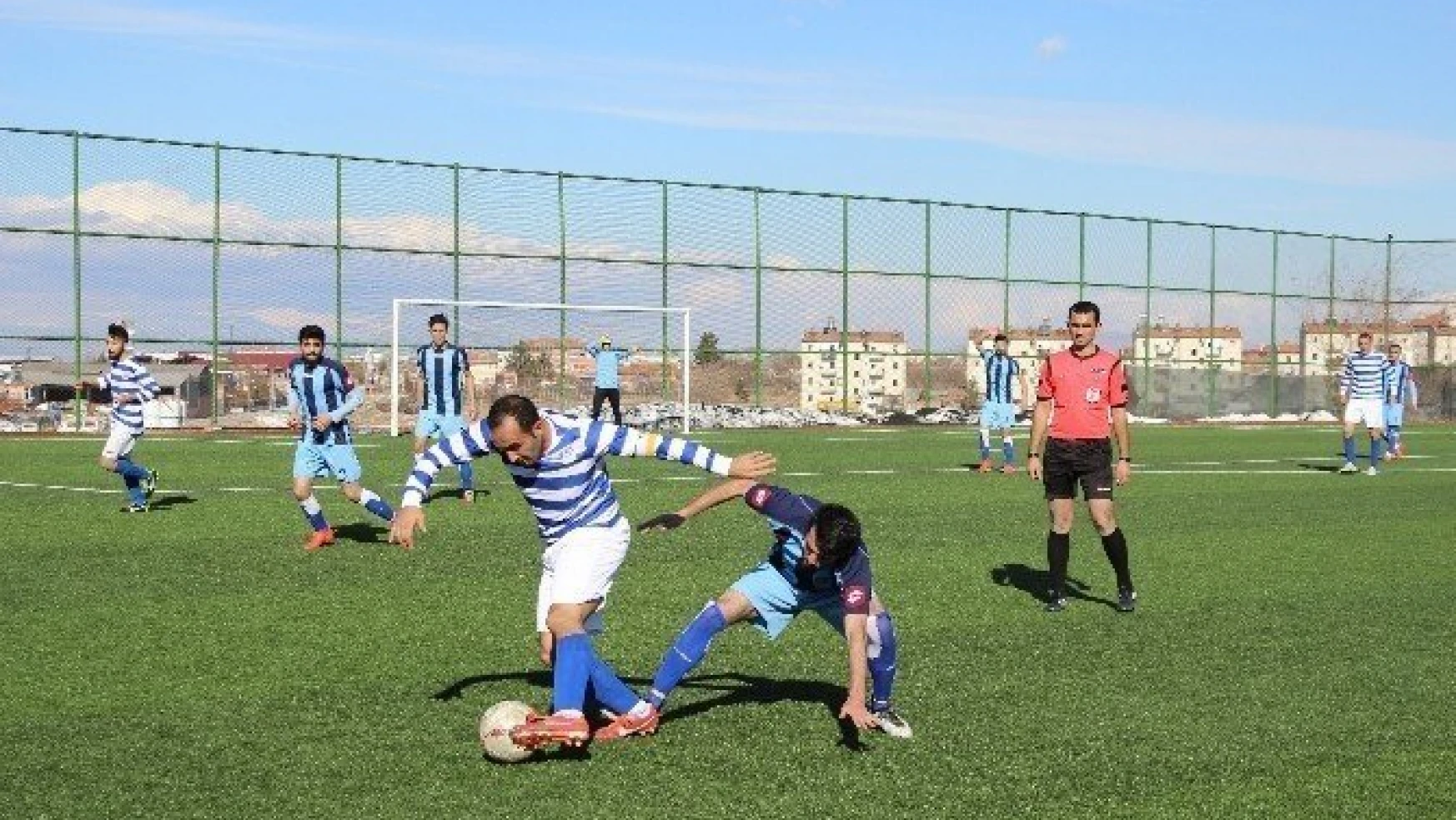 Messi Kemal, oynadığı futbolla hayran bırakıyor