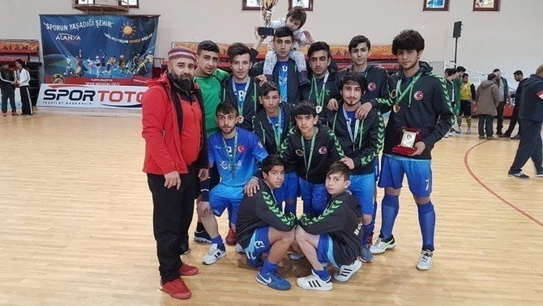 Anadolu Ateşi Hokey Takımı şampiyon olarak 2.lige yükseldi