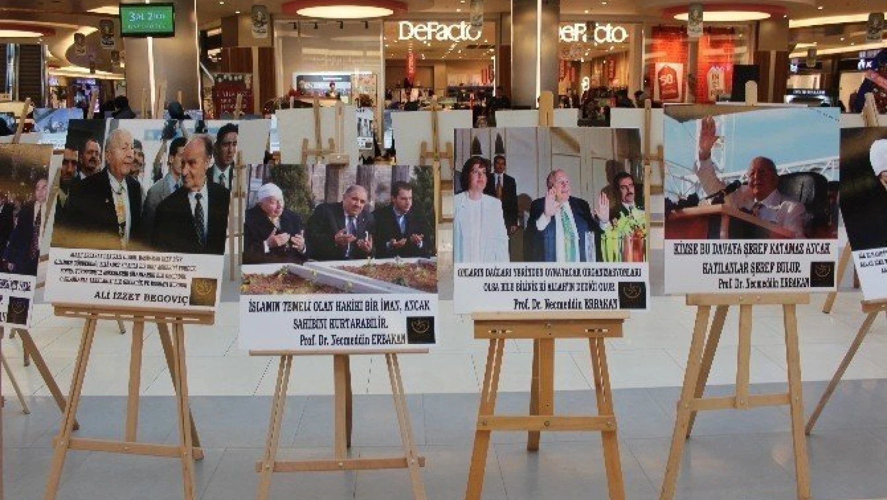 Necmettin Erbakan fotoğraf sergisi açıldı