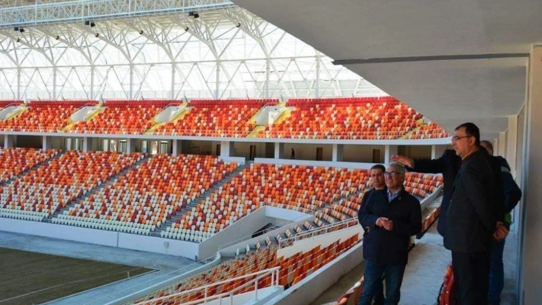 Vali Toprak yeni stadı inceledi